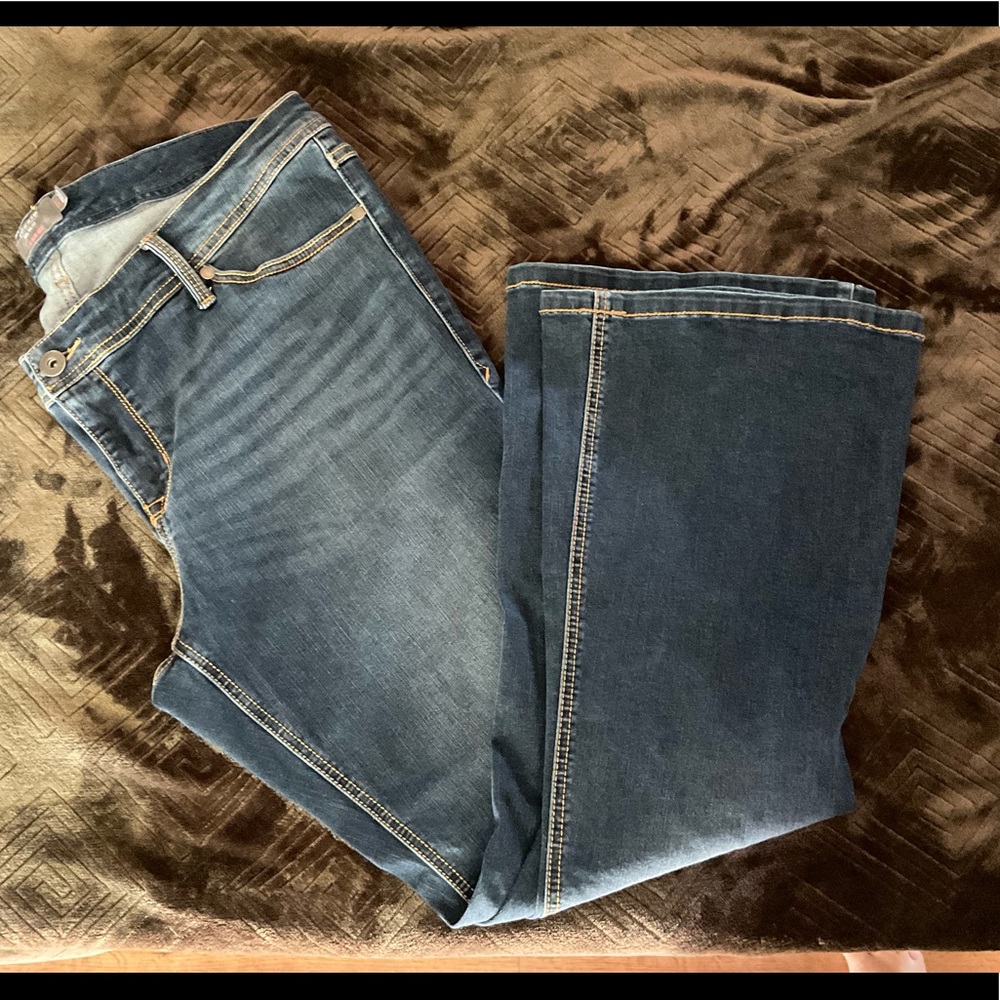 Torrid Luxe Slim Bootcut Jean- 18 SHORT